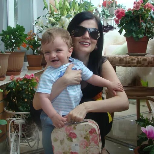    Диана Гурцкая с сыном. Фото: соцсети