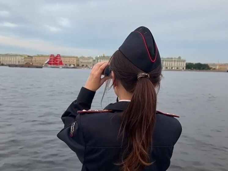     Фото: Скриншот видео от пресс-службы Управления на транспорте МВД России по Северо-Западному федеральному округу.