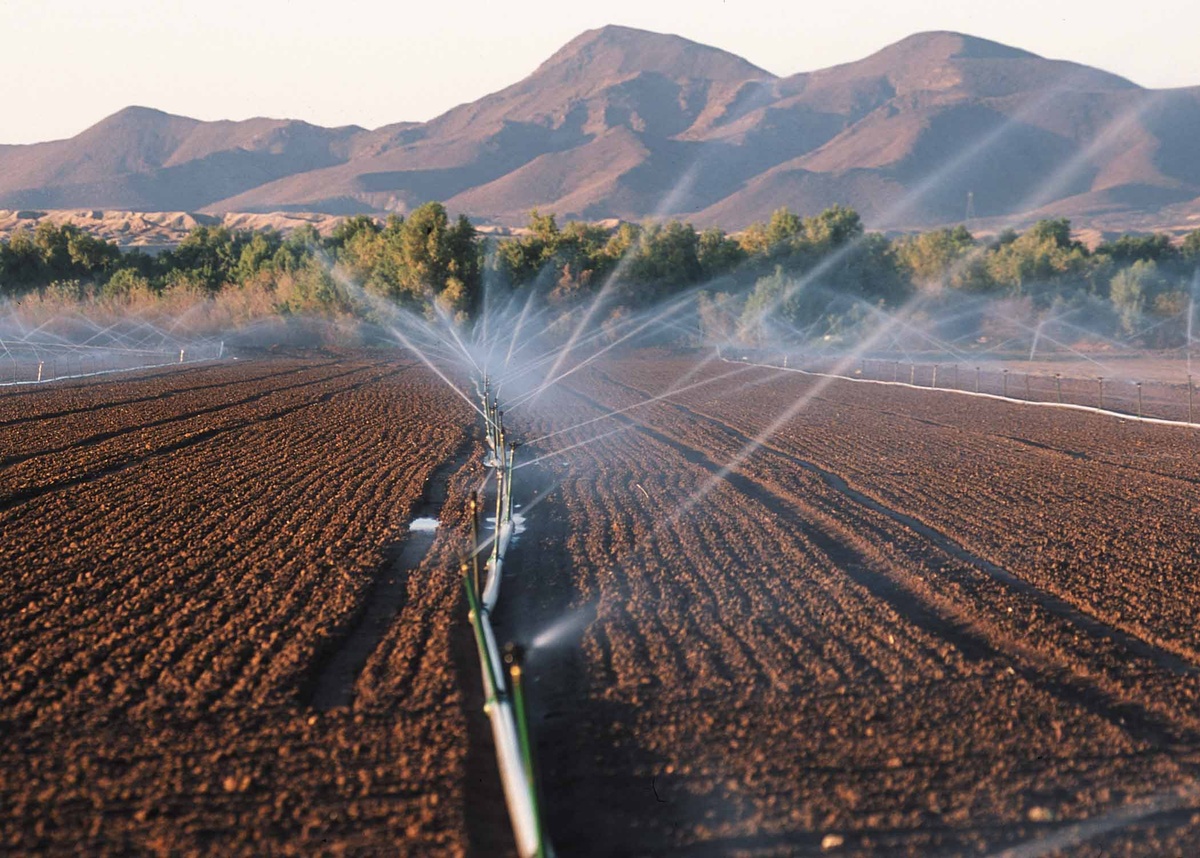 https://news.agu.org/files/2017/11/USDA-NRCS-irrigation.jpg