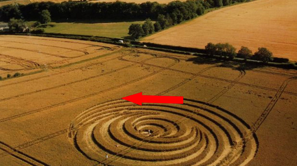    Почему компас сбивается в загадочных геометрических кругах на полях