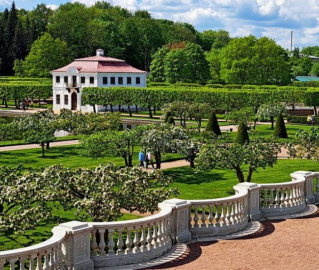 Дворец Марли со стороны земляного вала /фото из личного архива, 2023/