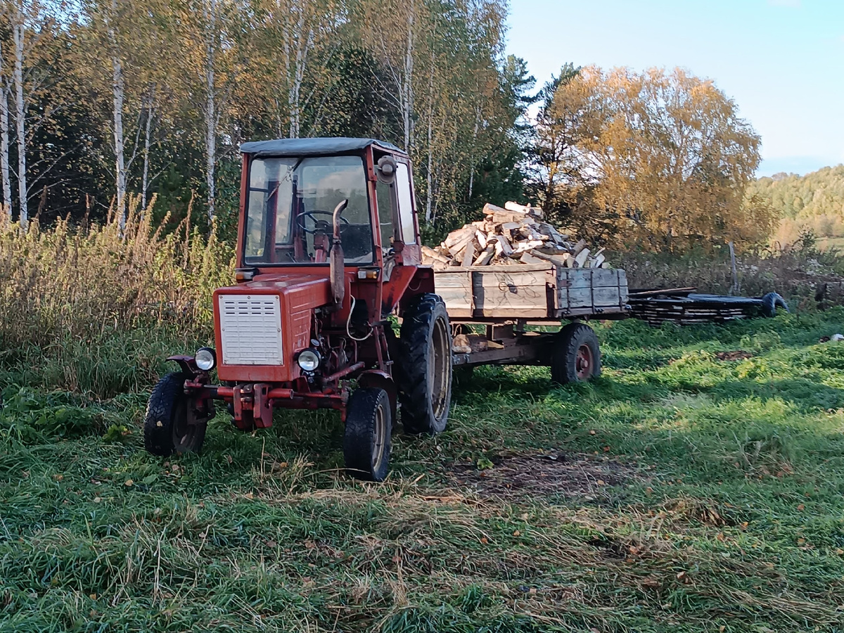 трактор т-25 с прицепом