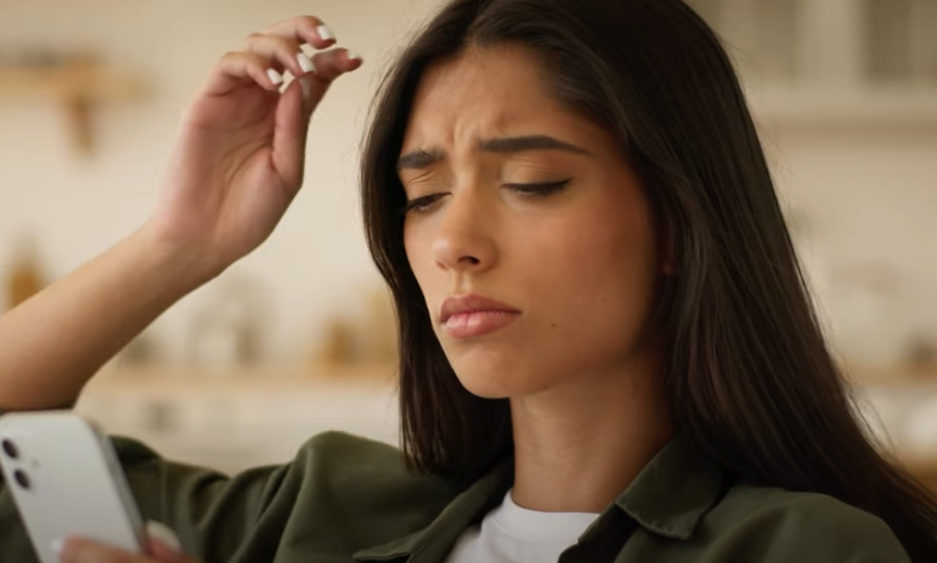 Как понять, что женщина играет с вами?   Информация к действию