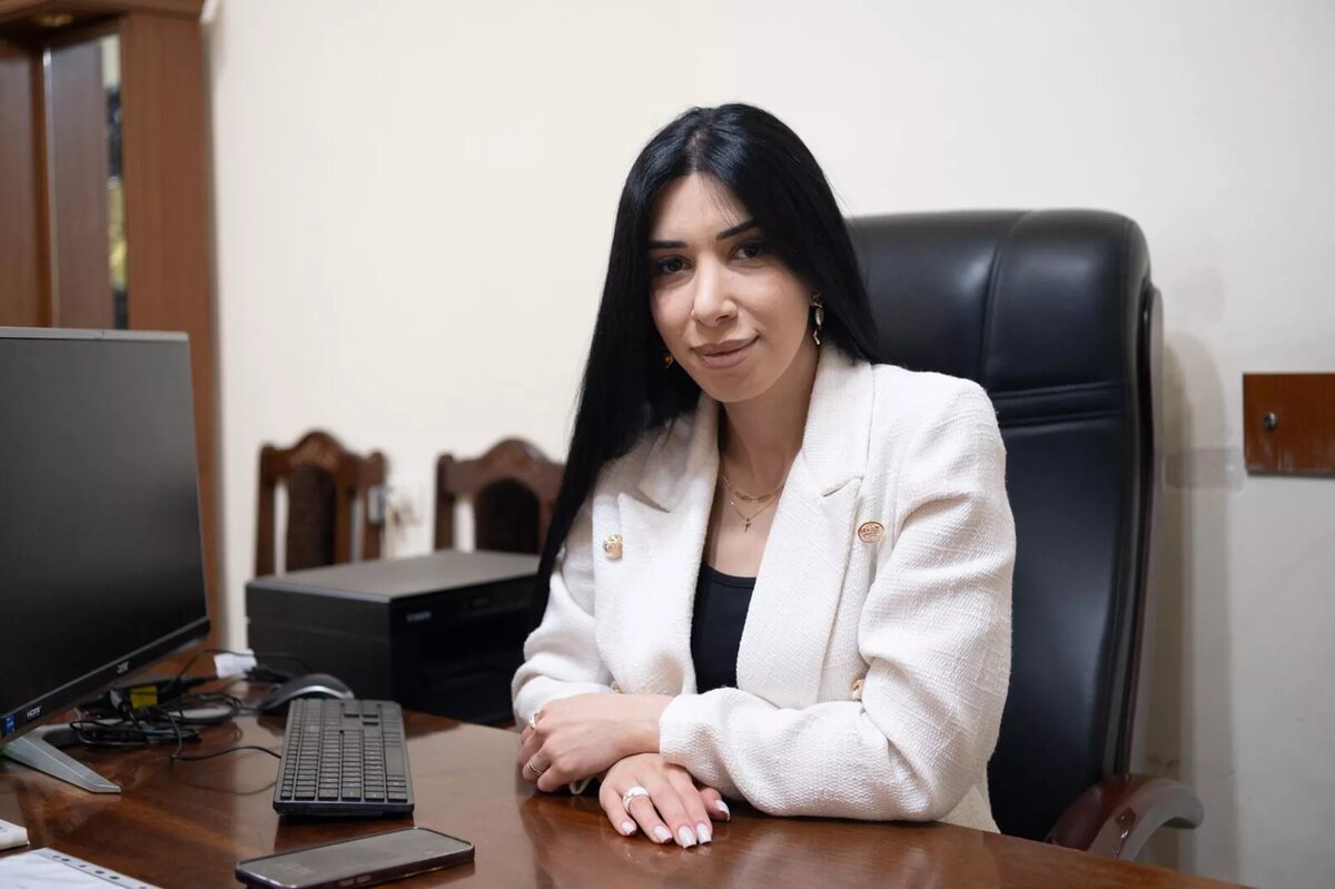 Исполнительный директор ГНКО "Приемный центр" Асмик Даниелян © Sputnik / Aram Nersesyan