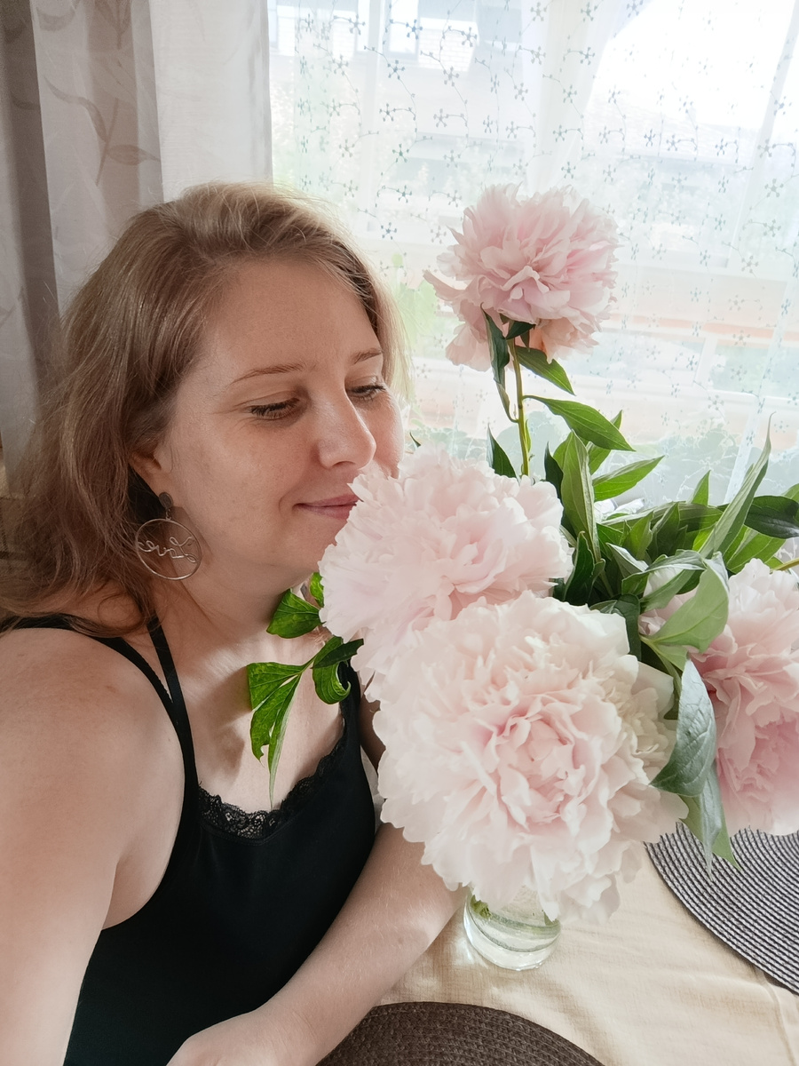 Люблю пионы)))