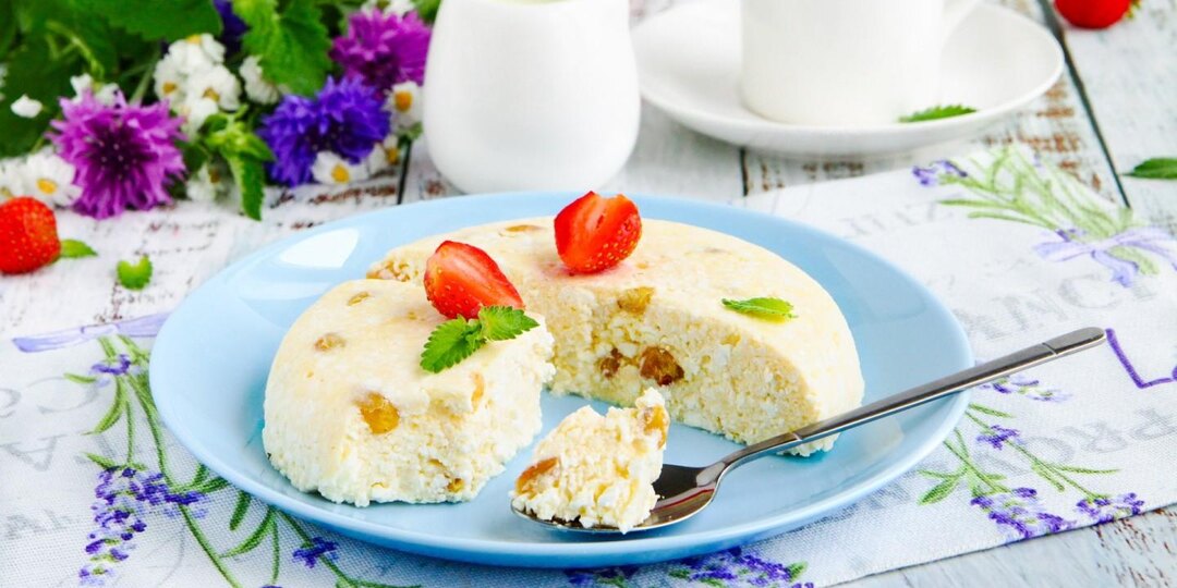 Творог с яйцом на сковороде: вкусный, сытный и полезный завтрак за 10 минут