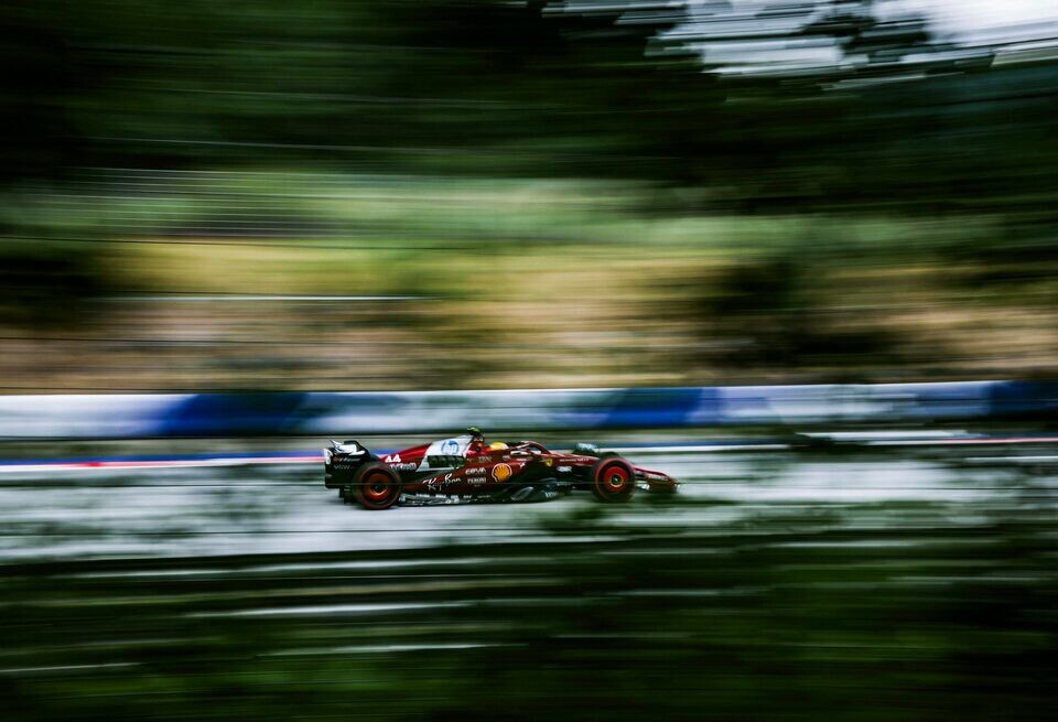    Льюис Хэмилтон: Я отстал от Леклера, но уже работаю над этимFerrari