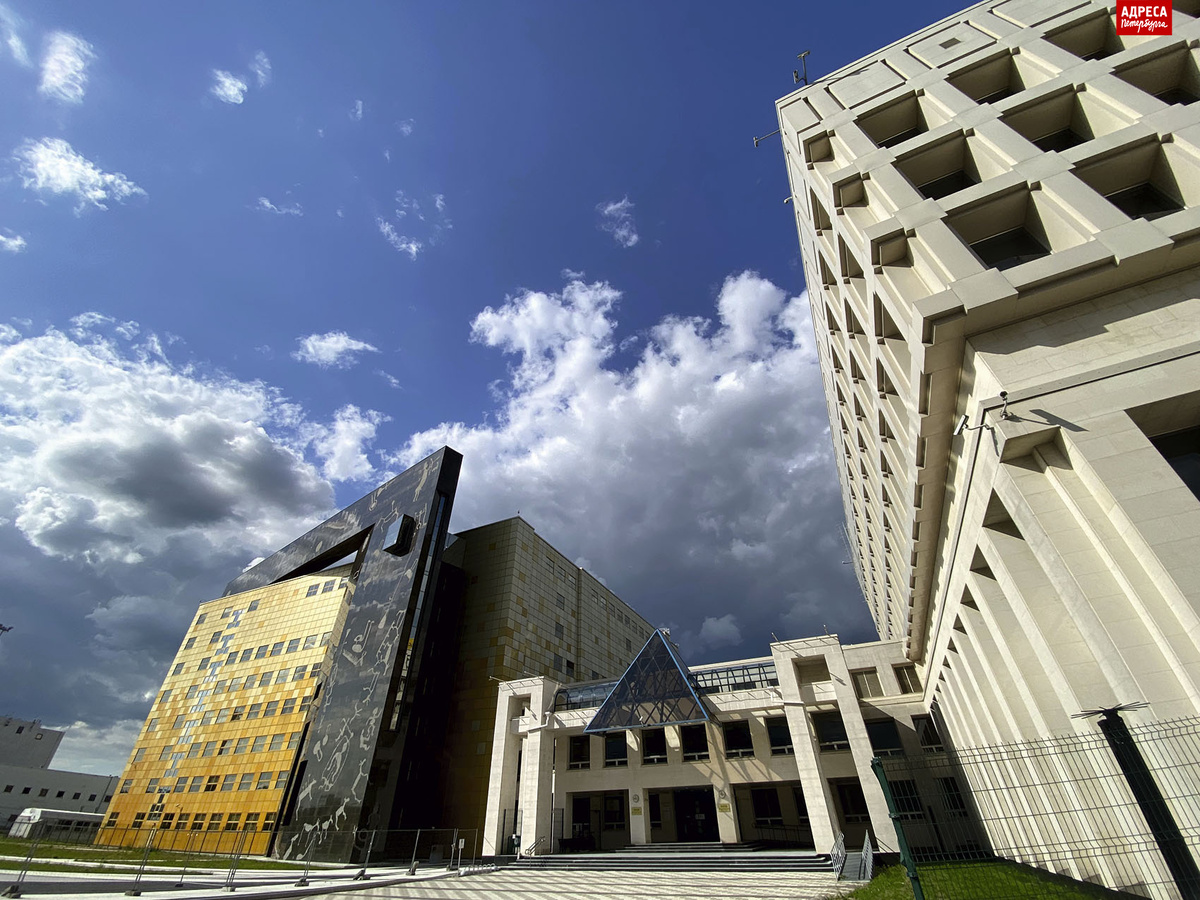 
Реставрационно-хранительский центр «Старая Деревня». Вид на корпуса Е, А и В. Фотография Юрия Молодковца