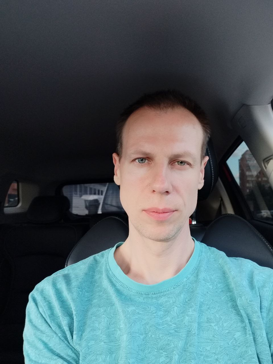 Полностью охреневший после 10 часов и 323 км по Московским пробкам.