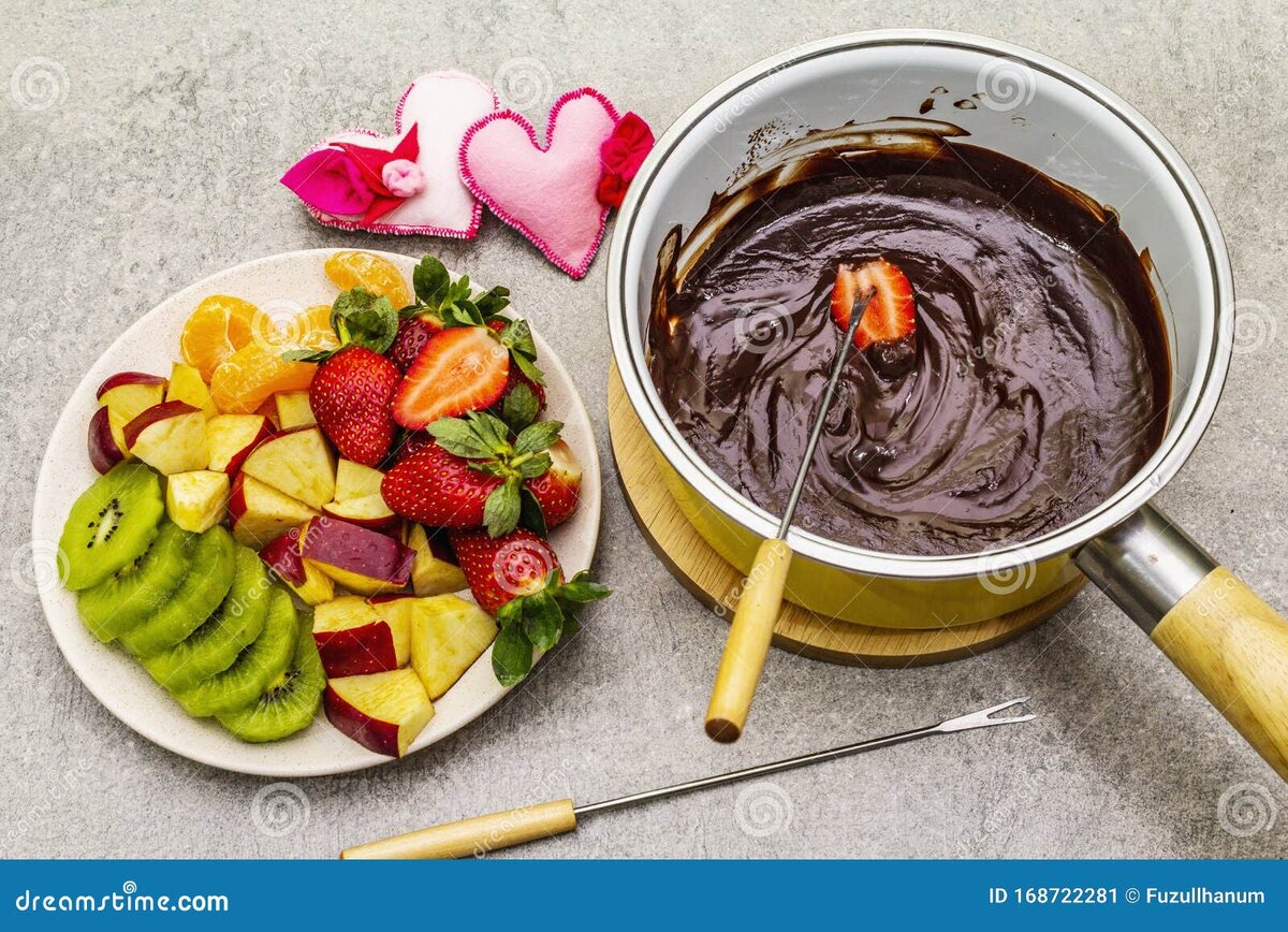    Шоколадное фондю с мандаринами и безе — секрет идеального десерта