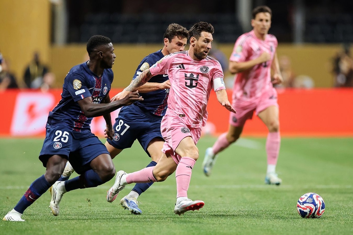 «ПСЖ» разгромил «Интер Майами» 4:0 и вышел в четвертьфинал клубного чемпионата мира!