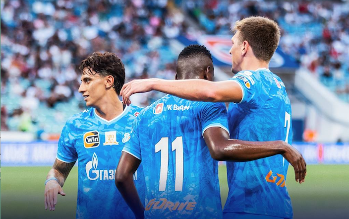 Александр Соболев помог открыть счет Луису Энрике, а затем отдал голевую передачу Лусиано под второй гол в ворота самого титулованного клуба Сербии