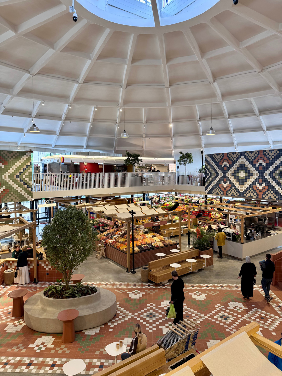 Работает ежедневно с 8.00 до 20.00