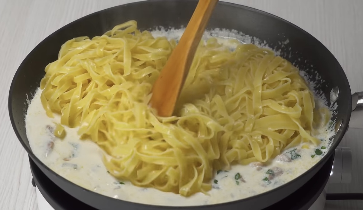 Лапша в соусе