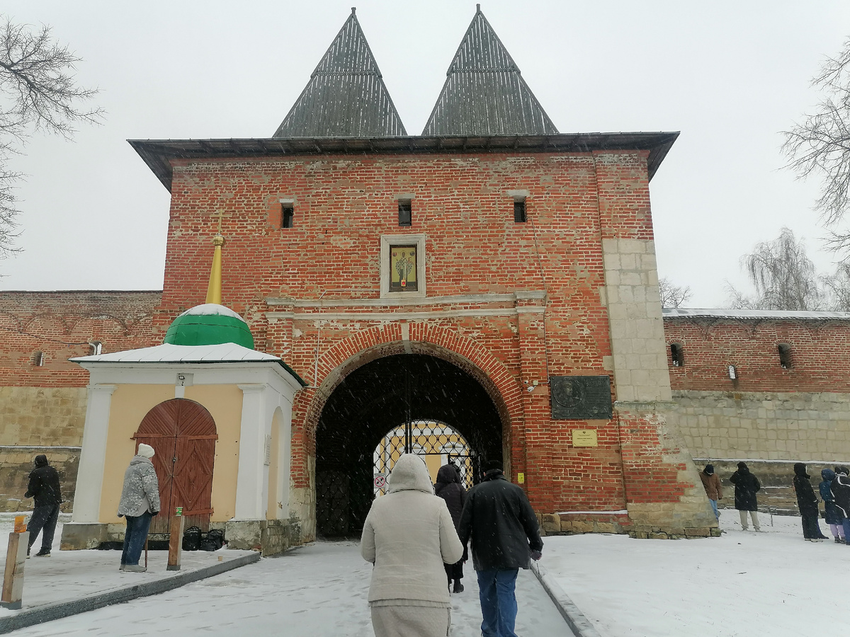 Главная Никольская проездная башня. 6 апреля 2025 года.