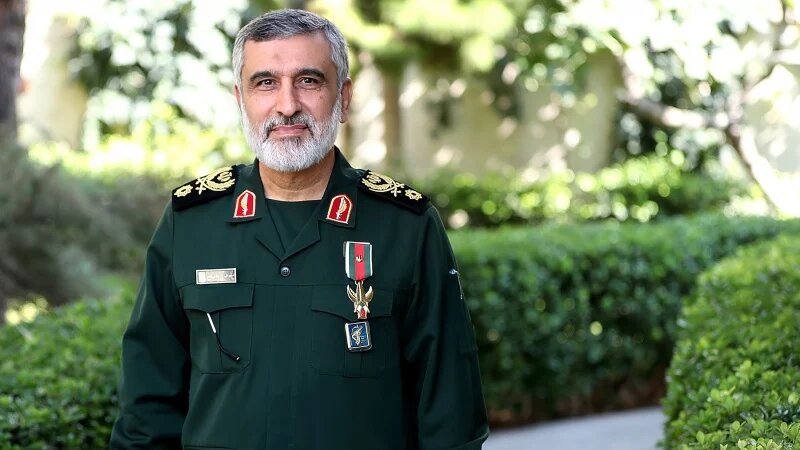 Генерал-майор Амир Али Хаджизаде считался одним из выдающихся и влиятельных военных деятелей Исламской Республики Иран, сыгравшим неоспоримую роль в укреплении обороноспособности страны в ракетной и воздушно-космичесой областях.