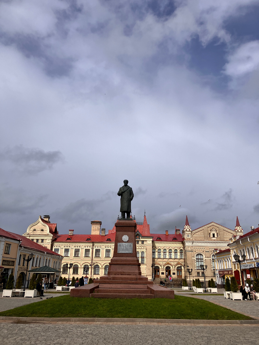 Памятник Ленину 