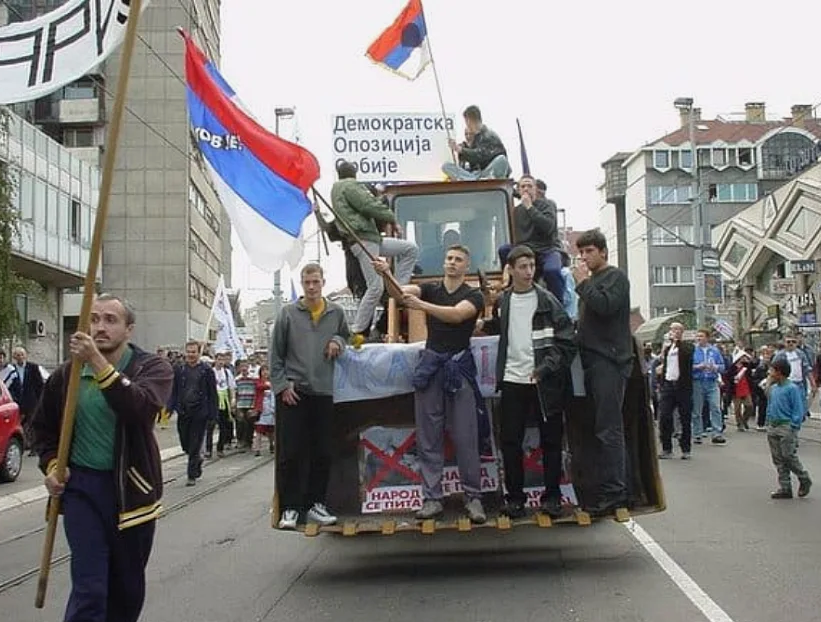 "Европейский путь" Сербию в ЕС не привел, зато стал прекрасным поводом через колено ломать национальное самосознание сербов. Фото АР