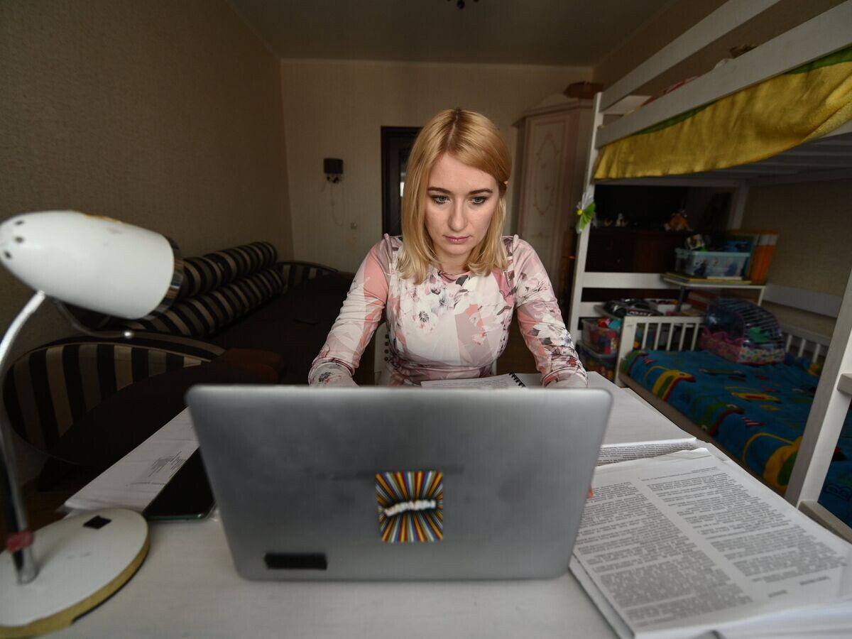    " Удаленный режим работы из-за угрозы распространения коронавируса© РИА Новости . Сергей Пивоваров