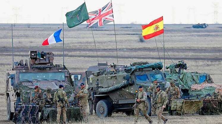    EPA/ROBERT GHEMENT Учения европейских военных