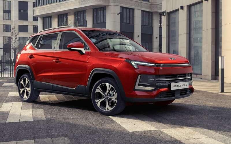    Москвич 3. Длина – 4410 мм, клиренс – 170 мм, багажник – 520 л. Привод – только передний. Цена: от 850 тысяч рублей за двухлетки с пробегом 50-100 тысяч км. И они еще на гарантии!