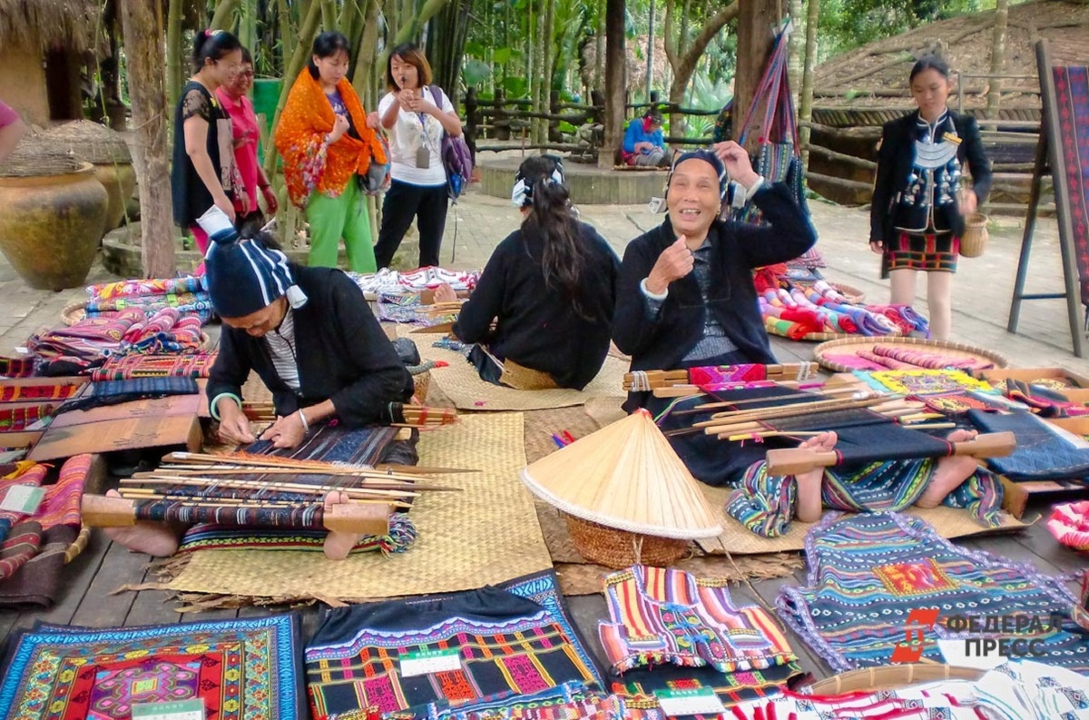 По большей части стоимость одежды и обуви теперь превышает хабаровские рыночные расценки.  Фото: Фото: ФедералПресс / Дарья Сеймовская