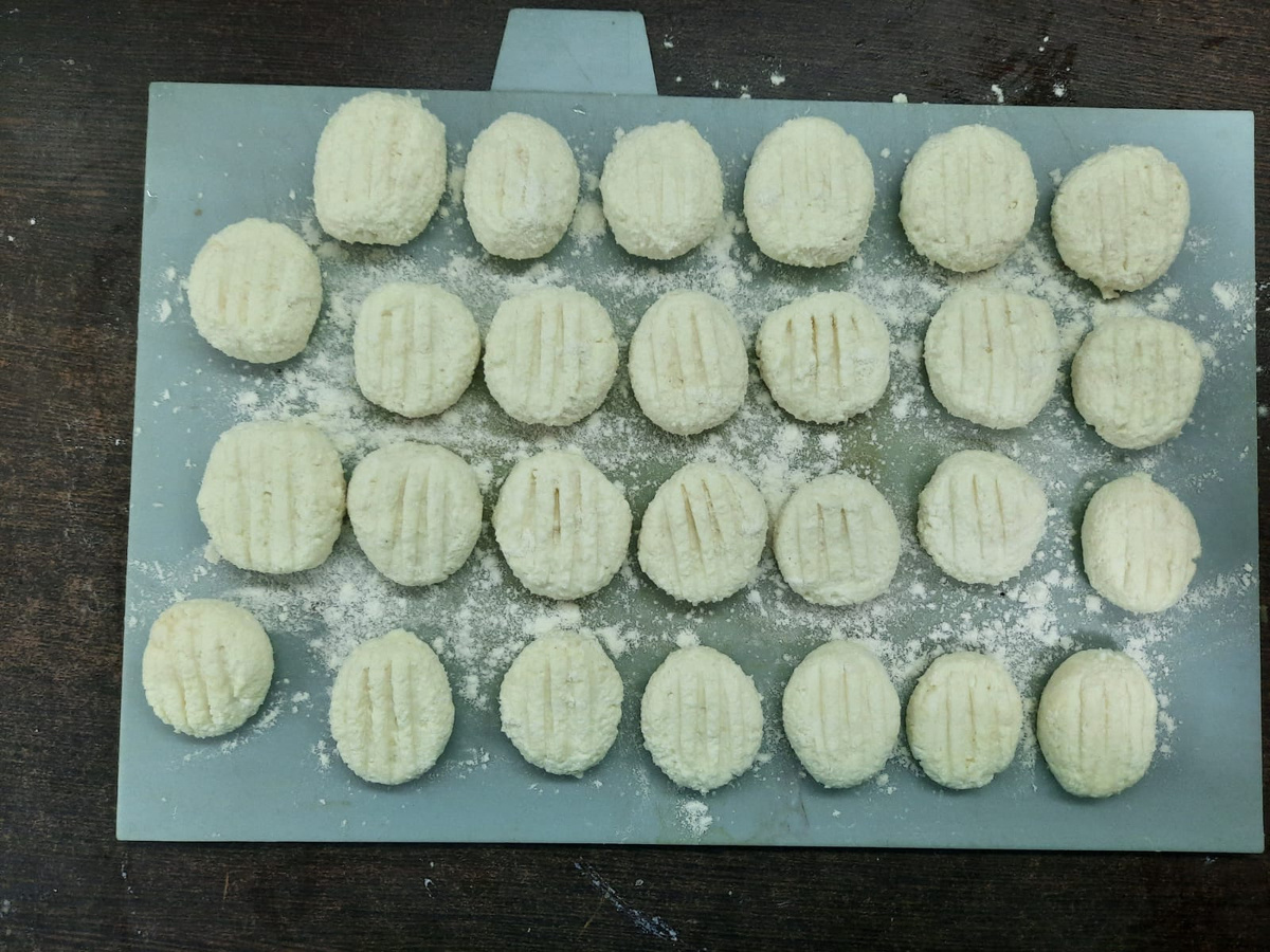 У меня получилось 27 штук из указанных ингридиентоа