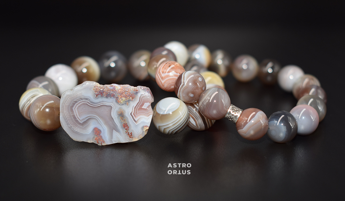 Браслет из агата ботсваны с серебром ручной работы от Астро Ортус