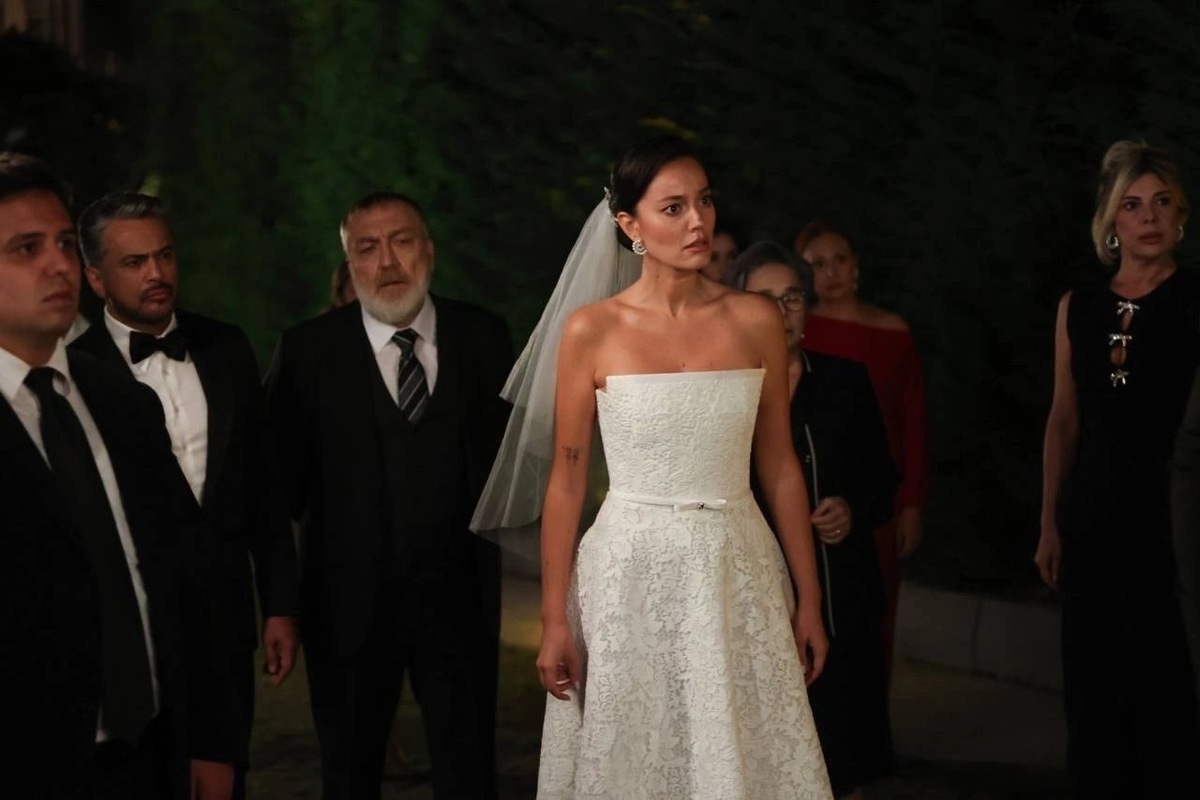 Очередная свадьба, не Суны. Кадр из сериала "Зимородок"