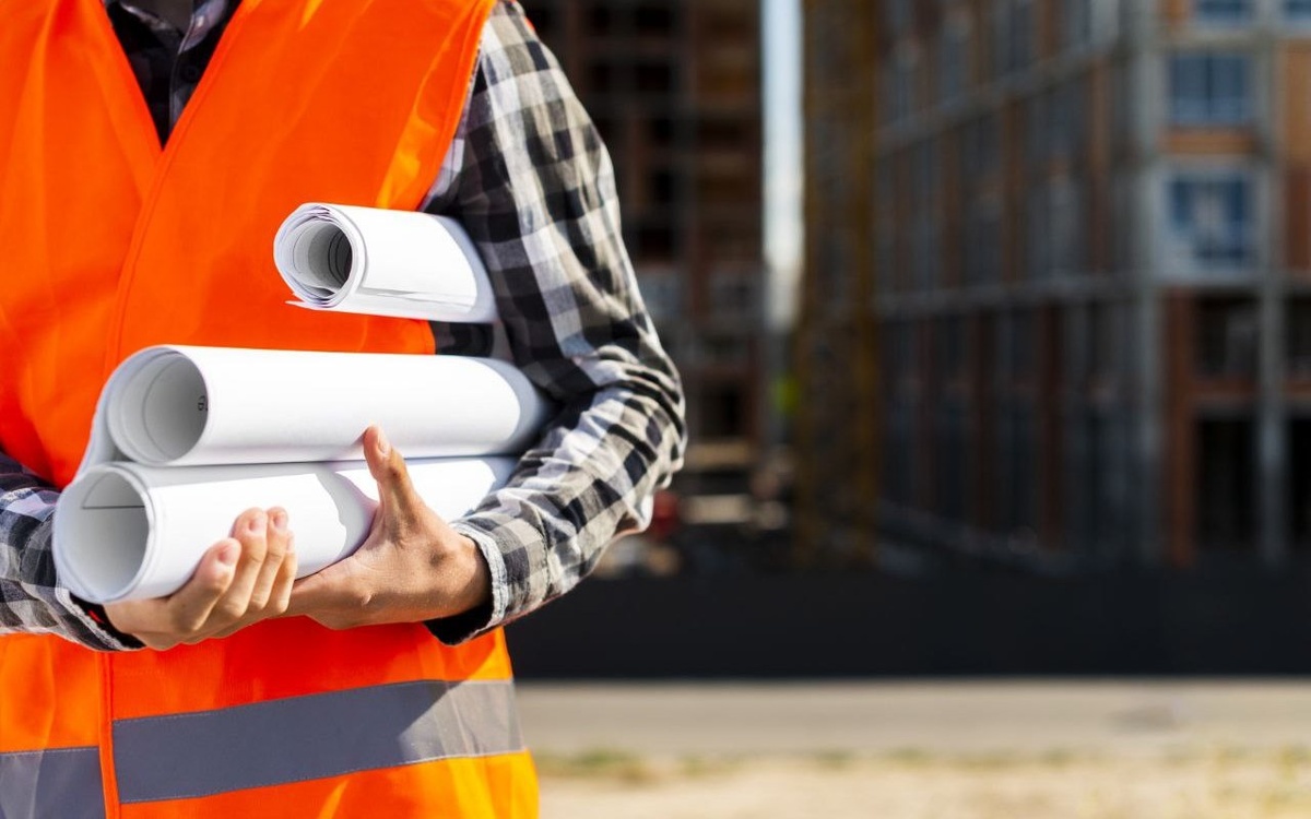    В Воробьевском районе обновляют асфальт Freepik