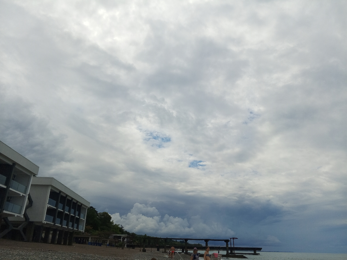 Небо над пляжем Айтар 10:34