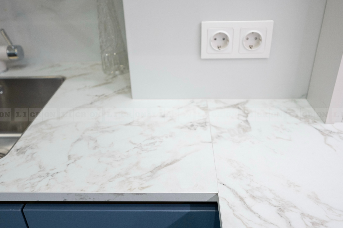 Столешница Ligron из ламината Touch Line в декоре 2121 Каталунья с кромкой ПВХ в цвет.