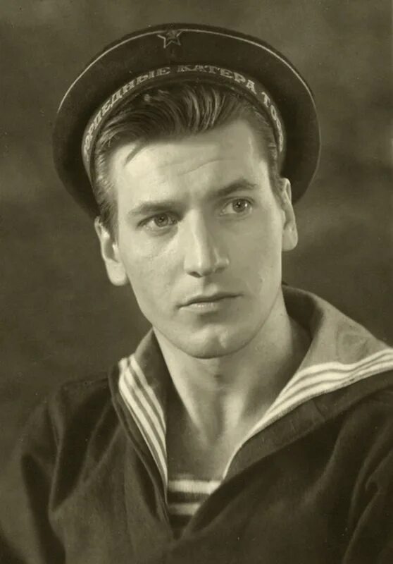 Фото: Александр в молодости 