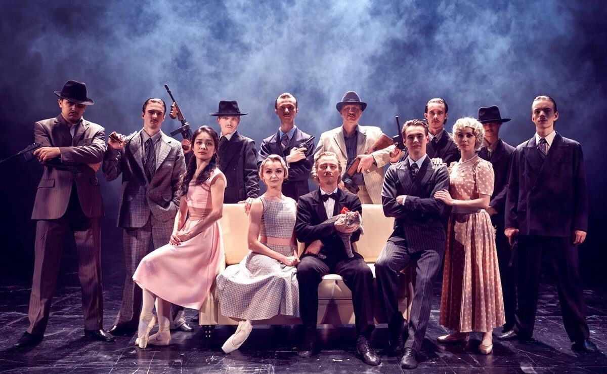 Сцена из балета "Крестный отец". Источник: Астраханский театр оперы и балета.