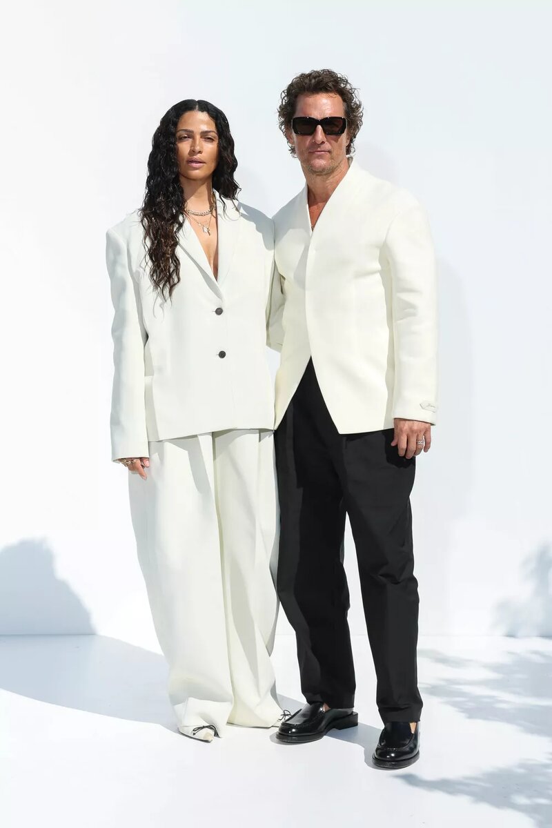 Мэттью Макконахи с женой📷
