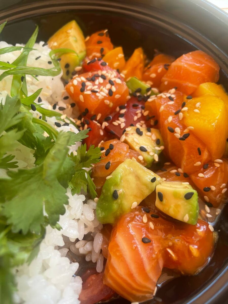 Поке с лососем