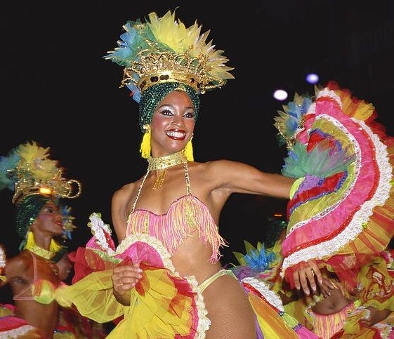 Темпераментные кубинки. Изображение имеется в свободном доступе.