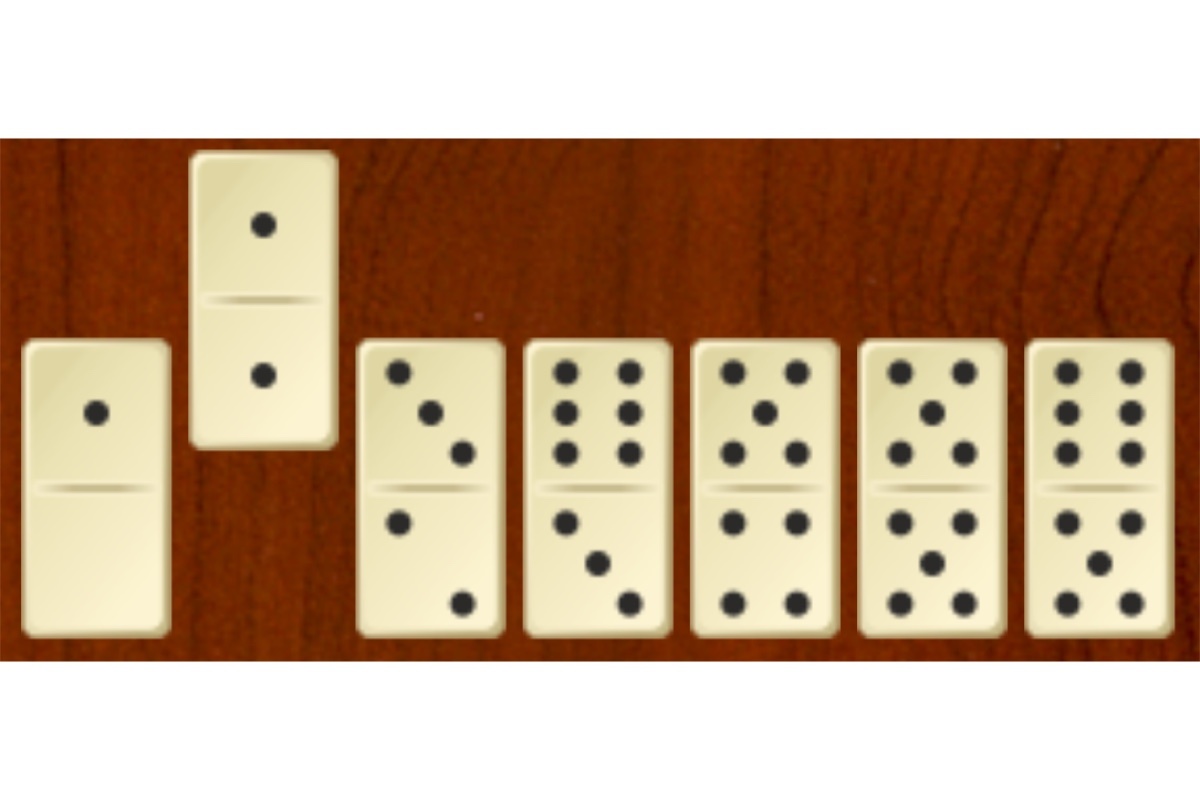 Логические игры📷Семь костяшек в начале игры. Костяшки противника другой игрок не видит