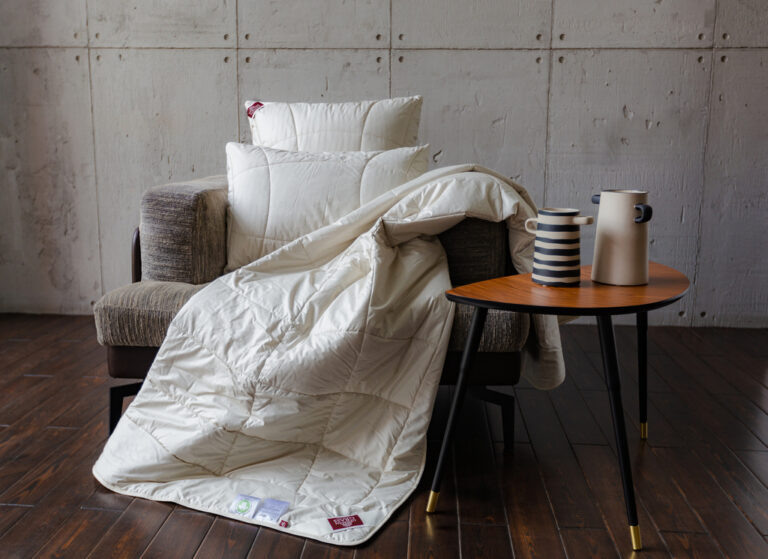 Натуральный наполнитель из льна и конопли  в одеялах премиум-класса от German Grass  охраняет свою пышность, мягкость и равномерность даже после многократных стирок