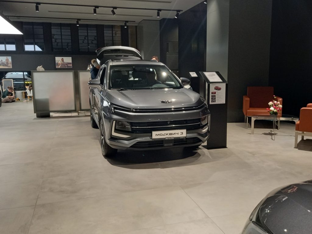 Продажи Москвичей на "ручке" подросли.