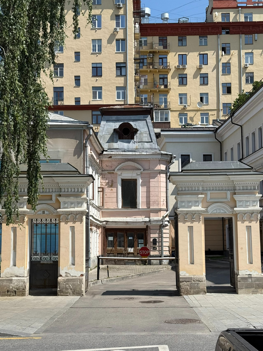Фото автора канала. Городская усадьба Иконниковых — Н.А. Аваева.