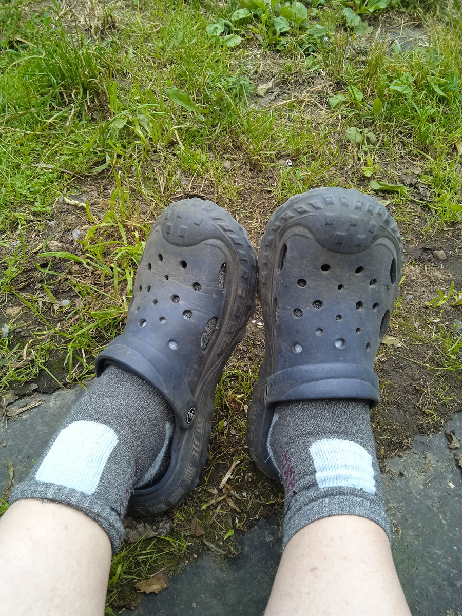 Кроссы мне в помощь и дежурные носки☺. Фото автора. 