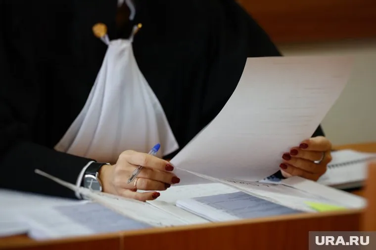 Суд не нашел оснований исключать ответчика из договора найма
Фото: Екатерина Сычкова © URA.RU