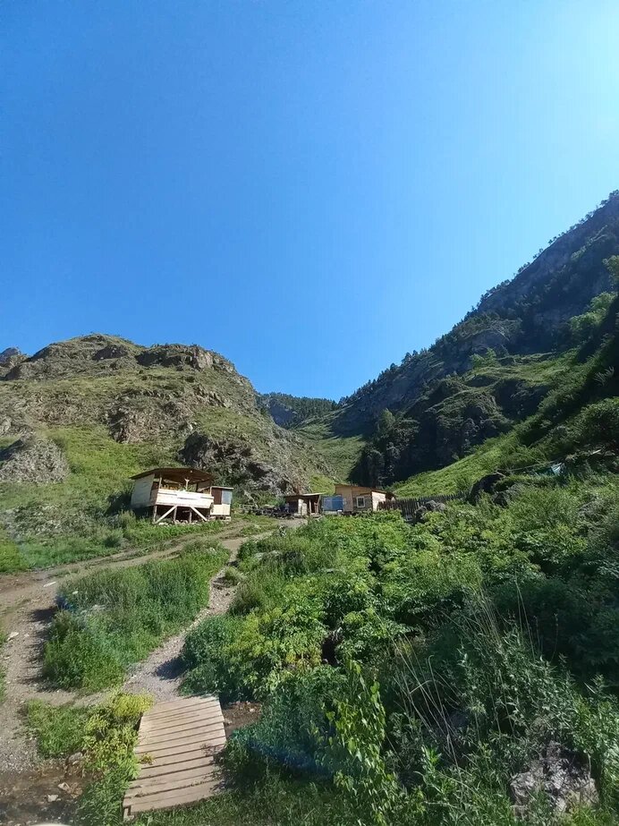 Вход в ущелье Че-Чкыш