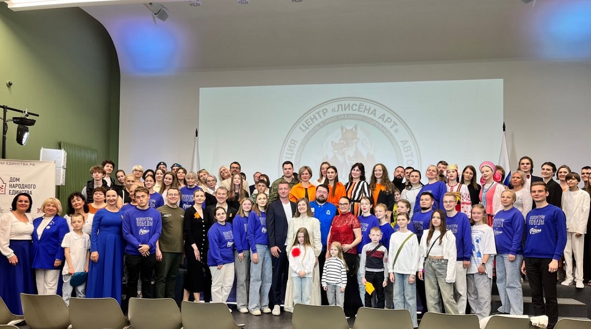    В команде центра 80% специалистов - это жёны и матери военнослужащих