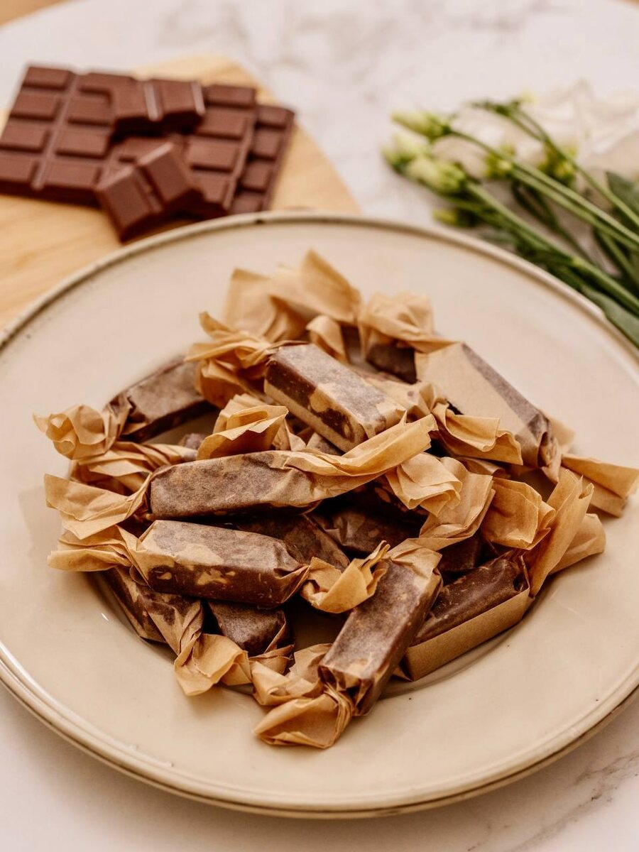 Шоколадные с кешью доступны к заказу в наборе ассорти с другими нашими вкусами, в 6,12 и 22 шт в наборе только шоколадных ирисок