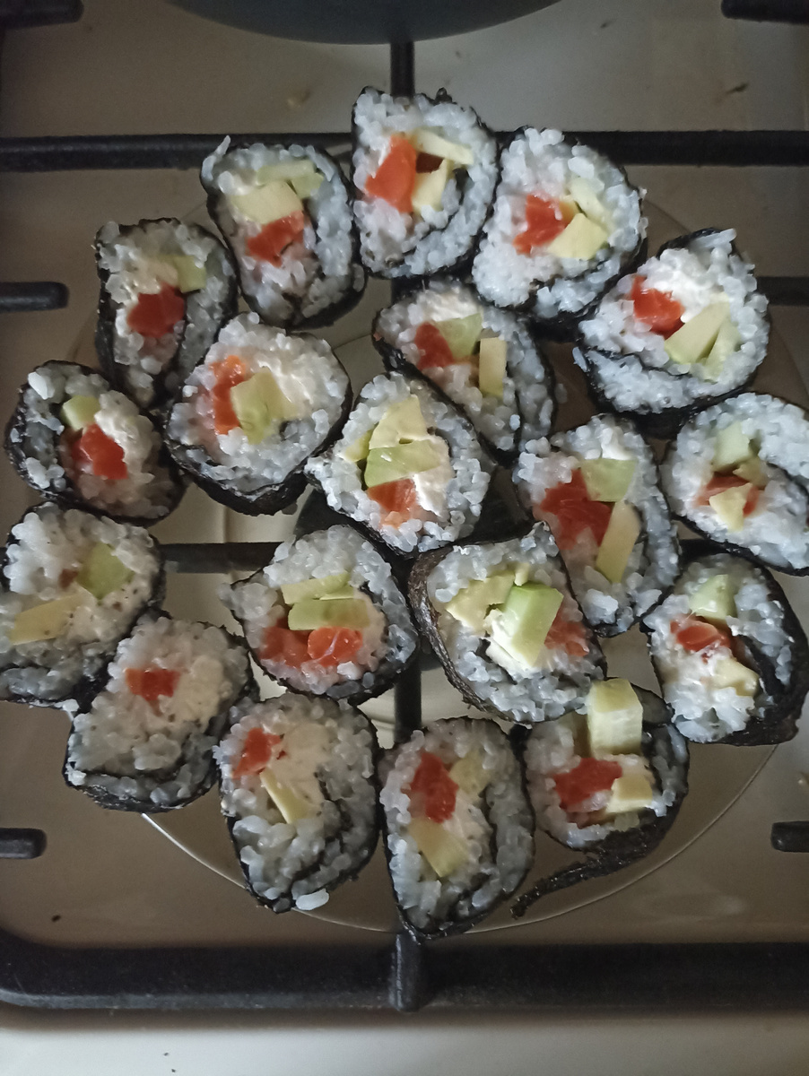 Домашний вариант, проверено на себе и родне. Очень нежное блюдо. Рис обычный крупнозерновой, не специализированный . Мне так нравится.Тапками в меня кидать не надо.Люблю, когда рис не пастой выглядит и ощущается, а каждое зернышко отдельно.Вот, такая привереда).