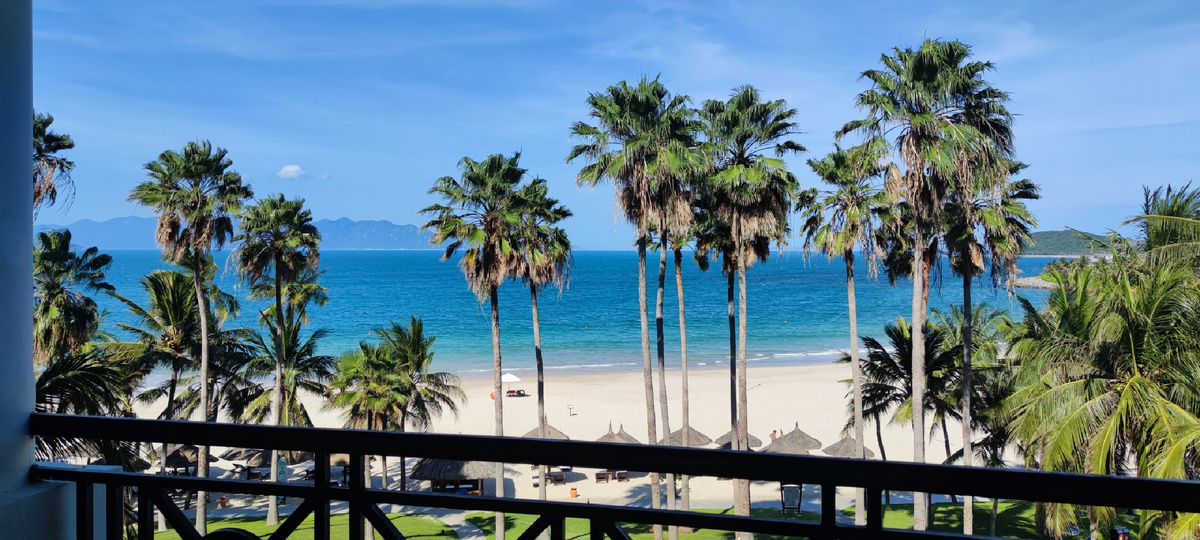 Вид из номера отеля Vinpearl Resort