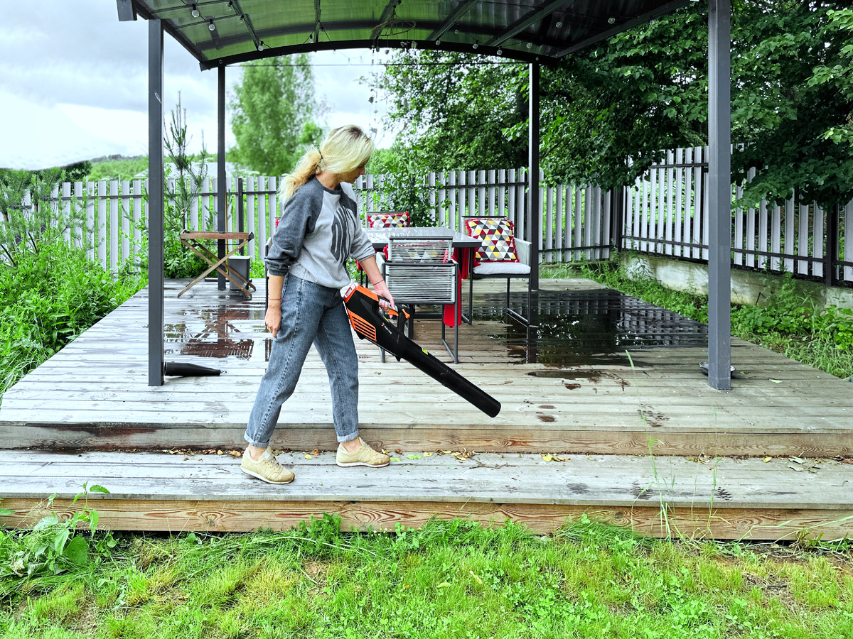 Воздуходувка YARD FOX® B 200 B SET 40V - универсальная модель для сдува листьев и садового мусора