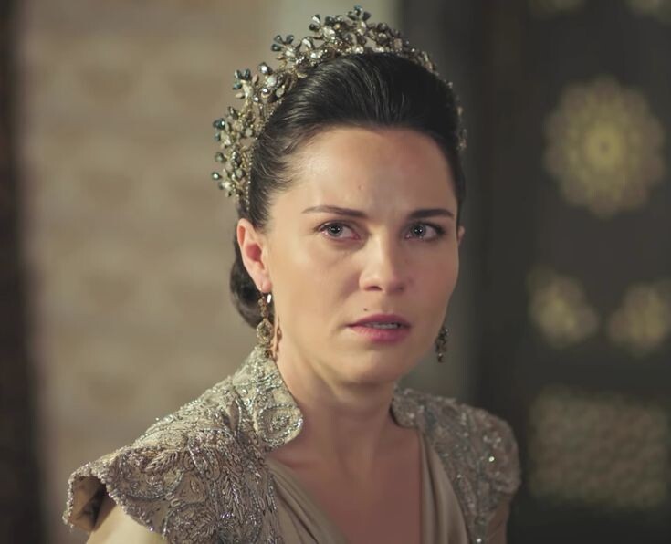 Валиде Хандан.